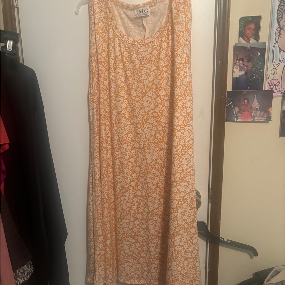 Ladies TMG PRETTY dress with flowers size 1X sleeveless